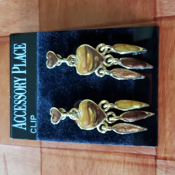 Vintage Enamel Swirl Heart Clip-On Earrings - Picture 1 of 4